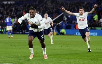 Steven Bergwijn scored twice in stoppage time to give Tottenham a 3-2 win over Leicester. AFP