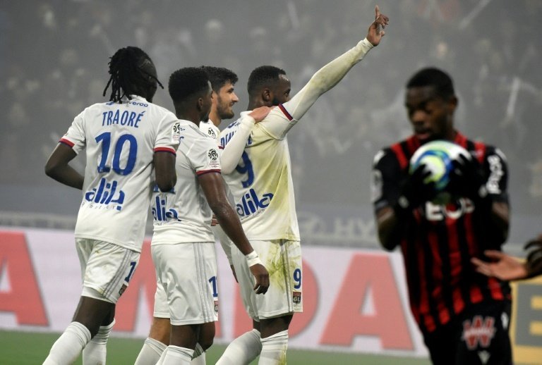 Ten-man Lyon beat Nice to move fifth in Ligue 1
