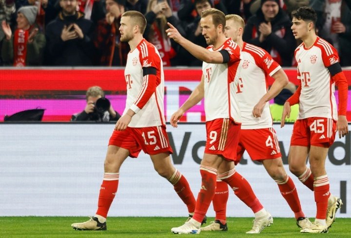 Kane's injury time goal fires Bayern past Leipzig