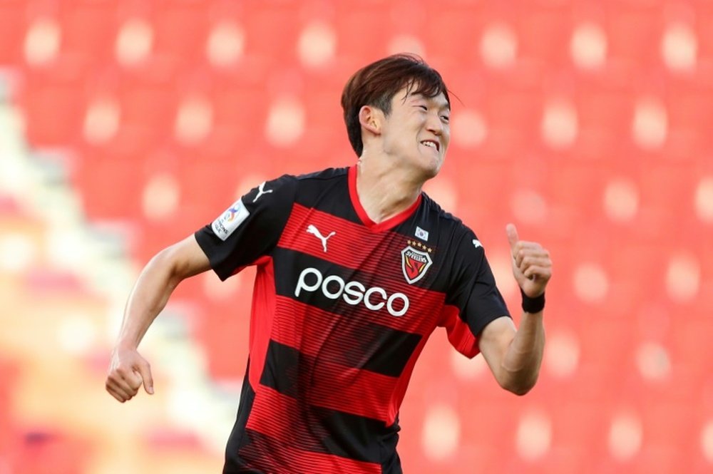 Korean pair into AFC Champions League last eight after nervy wins.