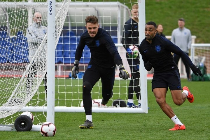 England keeper Butland joins up with Hodgson at Palace