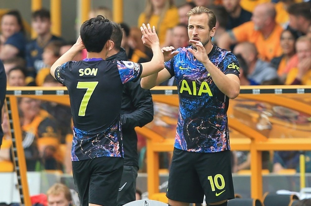 Harry Kane (R) came on as Tottenham won at Wolves. AFP