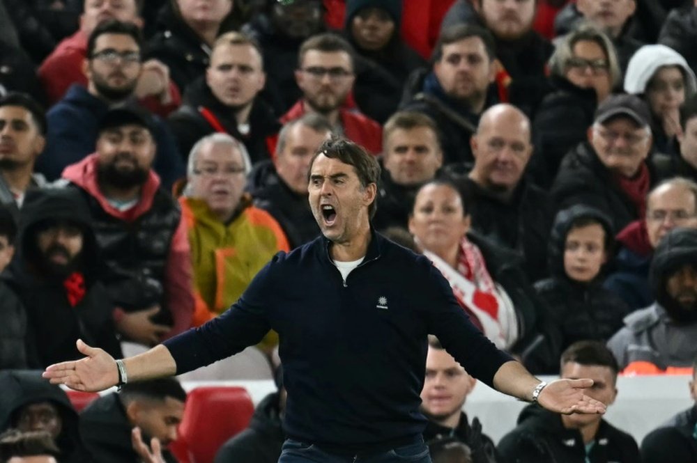 Lopetegui hobbled around West Ham's training ground on Thursday. AFP