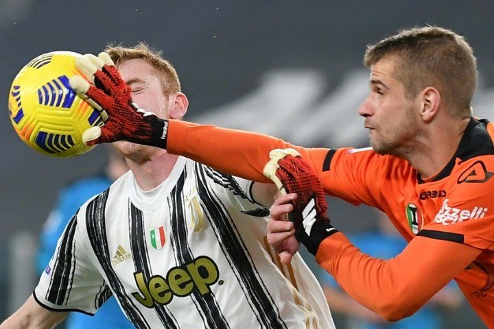 Spezia 'keeper tests positive for COVID-19 after Juve match