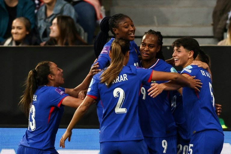 Marie-Antoinette Katoto (C) scored France's winner against England. AFP