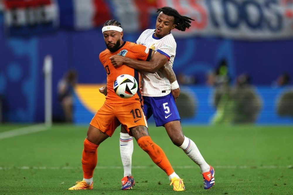 Koeman has backed misfiring forward Depay to silence his Euro 2024 critics. AFP