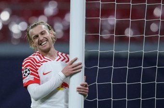 RB Leipzig midfielder Emil Forsberg has signed with sister club New York Red Bulls, the German club announced on Saturday.