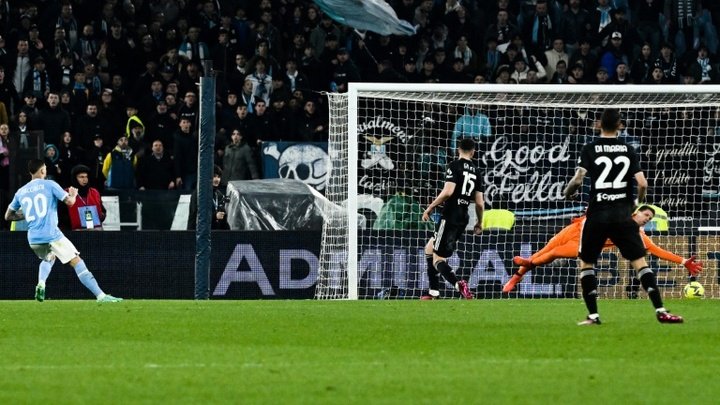Lazio beat Juve to consolidate second place, Roma up to third