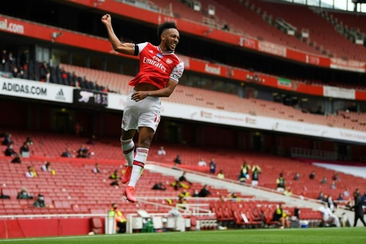 Aubameyang passes 50 PL goals as Arsenal thrash Norwich