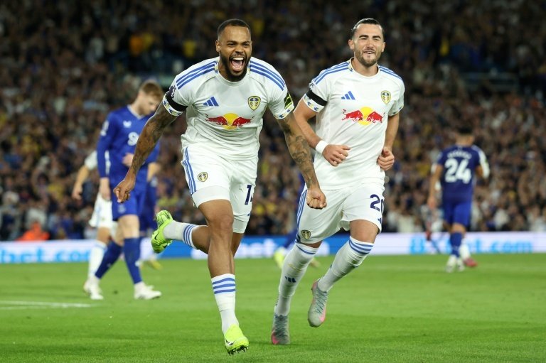 Leeds beat Everton for perfect start to Premier League return