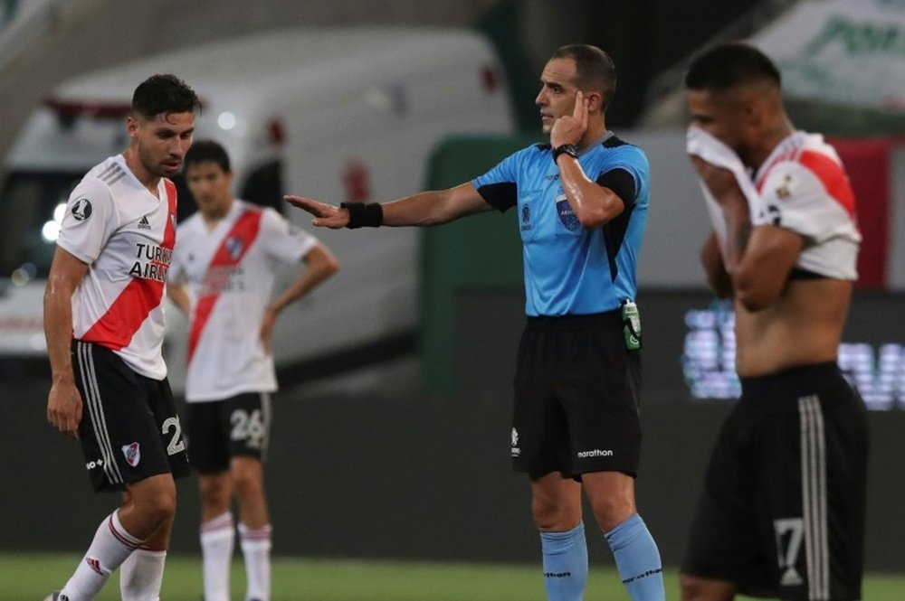 Palmeiras into Libertadores final after VAR thwarts River