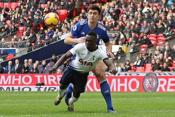 Spurs stay in title hunt with Leicester win