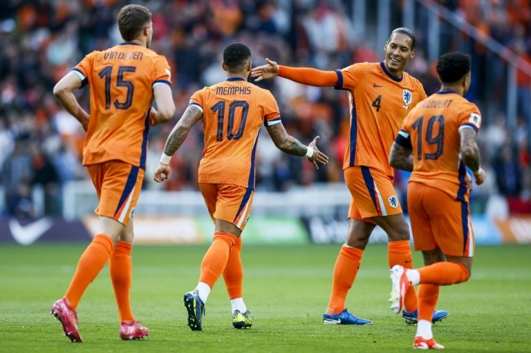 Netherlands crush Malta, Poland stumble in World Cup qualifying