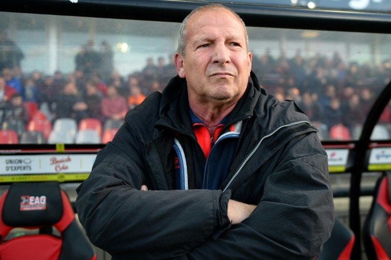 Rolland Courbis, a former French player and coach often called in to rescue teams from relegation who became an outspoken media pundit, has died aged 72, his employer RMC said on Monday.