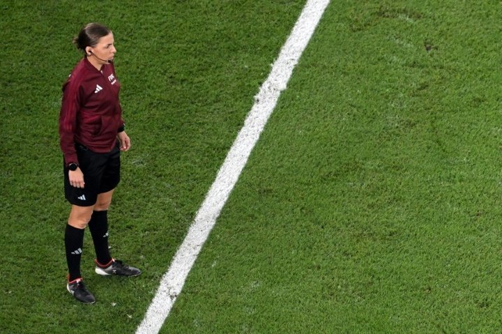 World Cup coaches welcome first female ref Frappart