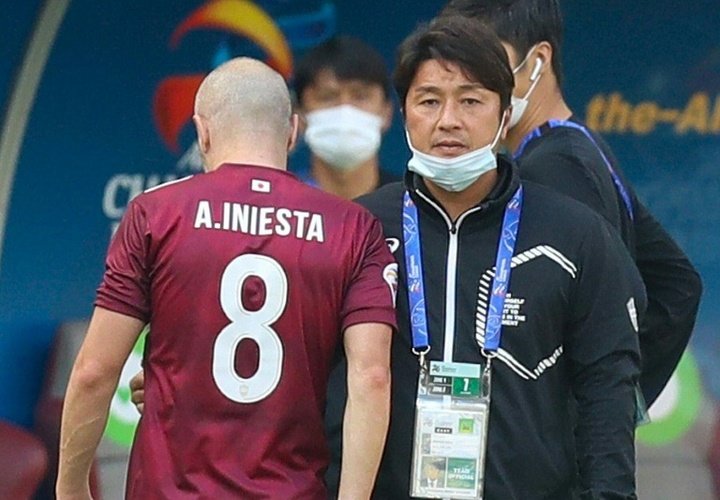 Iniesta's Vissel fire manager after poor J-League start