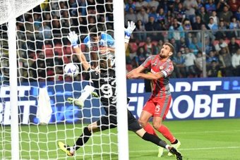 Giovanni Simeone scores as Napoli won 1-4 at Cremonese. AFP