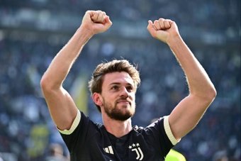 Daniele Rugani saved Juventus with a last-gasp strike in Sunday's 3-2 home win over Frosinone which ended a worrying winless streak in Serie A at four matches.