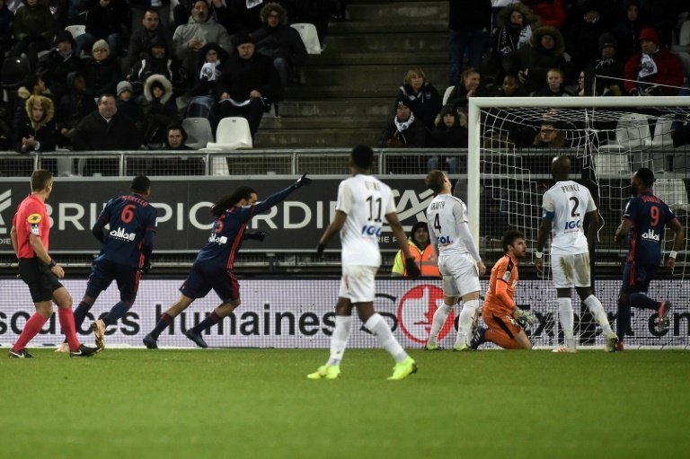 Denayer's goal was enough to see off Amiens. GOAL