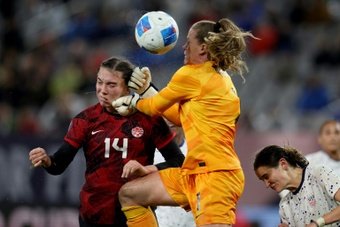 The United States beat Canada 3-1 on penalties after their CONCACAF women's Gold Cup semi-final ended 2-2 after extra-time, to reach the final of the CONCACAF women's Gold Cup where they will face Brazil.