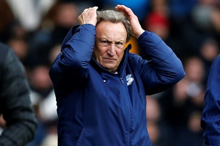 Cardiff and Fulham lose on return to Championship