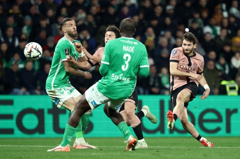 PSG move to verge of Ligue 1 crown