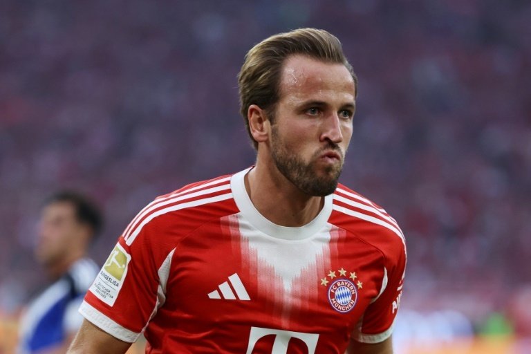Kane hits brace as Bayern thump Hamburg again