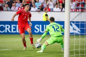 Burnley signed Switzerland striker Zeki Amdouni from Basel for an undisclosed fee on Wednesday.