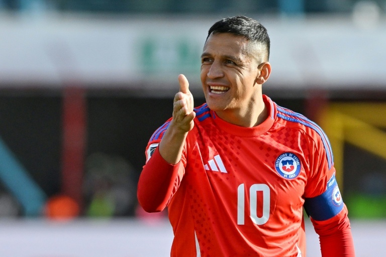 OFFICIAL: Chile great Sanchez joins Sevilla from Udinese