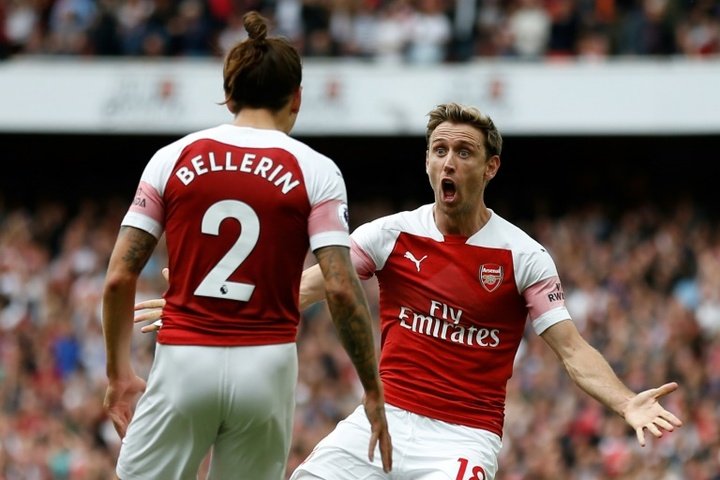 Arsenal open contract talks with Monreal