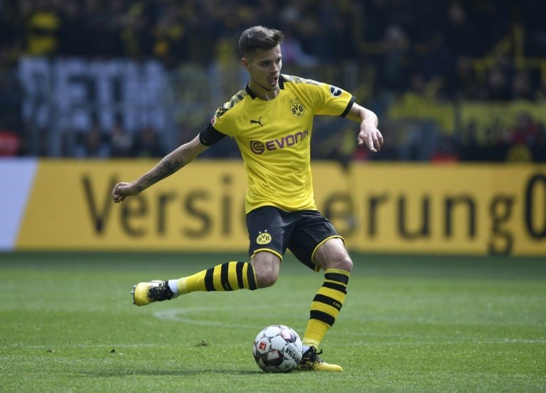 Benfica sign Dortmund midfielder Weigl