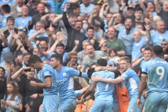 Man City maintain Premier League name with dramatic late fightback