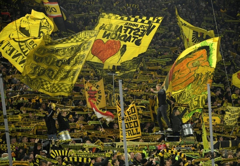 Dortmund's 'Yellow Wall': the 'gigantic monster' lying in wait for PSG