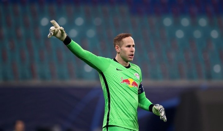 Goalkeeper Gulácsi extends Leipzig deal until 2025