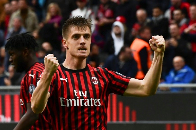 Piatek and Suso keep Milan's Champions League hopes alive