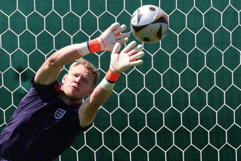 Southampton have signed England goalkeeper Ramsdale. AFP