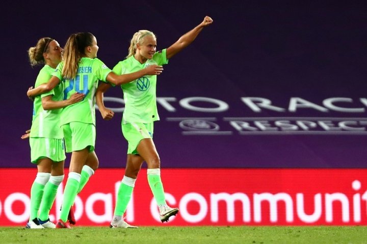 Wolfsburg edge Barcelona to reach Women's Champions League final