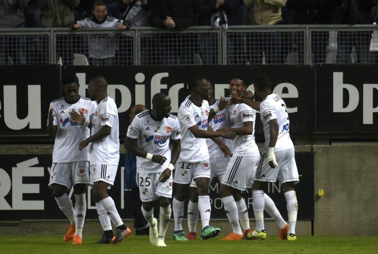 Amiens hold PSG as Nimes end 25-year wait for promotion