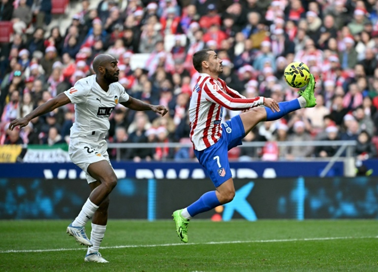 Com gol decisivo de Griezmann, Atlético de Madrid vence Valencia