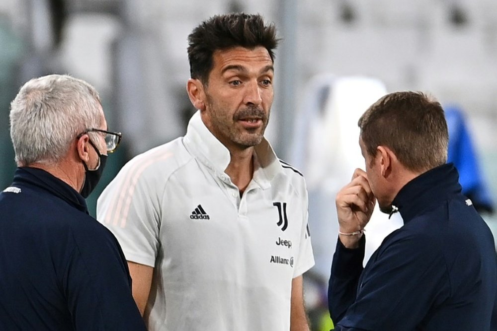 Juventus goalkeeper Gianluigi Buffon looked bemused by Napolis no-show. afp_en