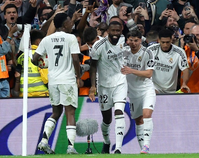 Real Madrid hold Real Sociedad in eight-goal thriller to reach Copa del Rey final