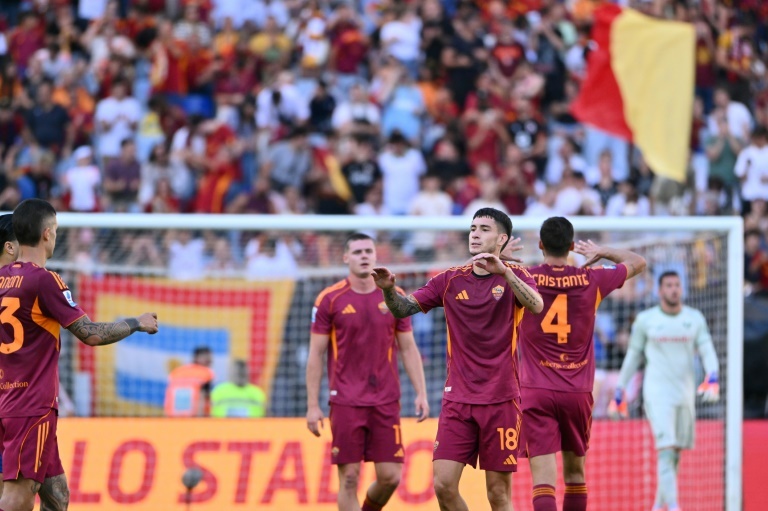 Roma beat Verona to join Napoli at Serie A summit