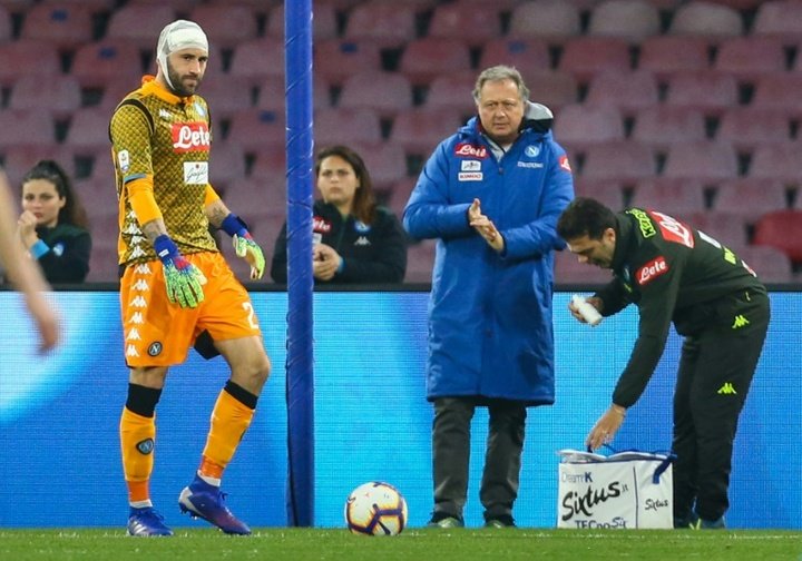 Napoli 'keeper Ospina improving after head injury scare