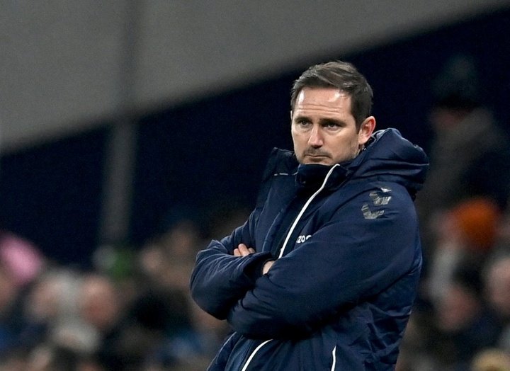 Lampard urges Everton to stick together as relegation fears increase