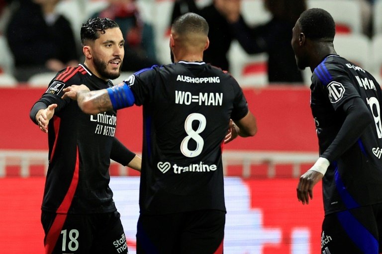 Lyon boost Champions League bid with win at in-form Nice