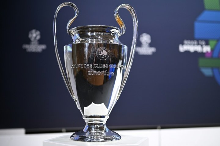 The Barcelona is out of the Champions League But it aspires to League and Glass