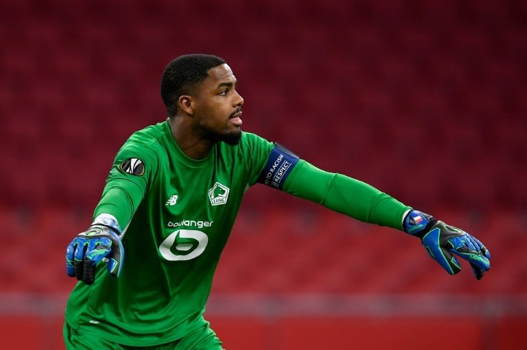 AC Milan land Lille goalkeeper Maignan on