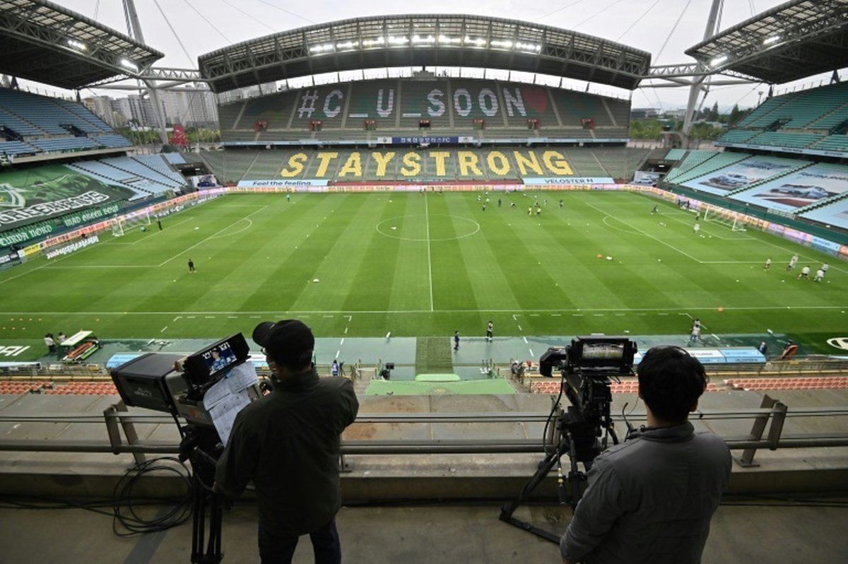 South Korean football league to investigate 'sex doll' row South Korean football league to investigate 'sex doll' row
