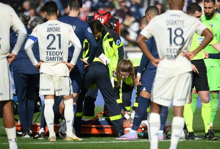 PSG sweat on news of Neymar's ankle injury