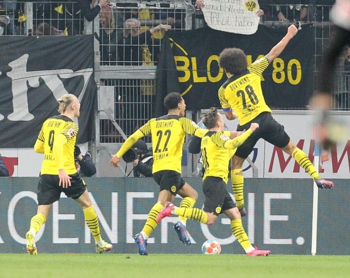 Late Witsel winner helps Dortmund cut Bayern's Bundesliga lead